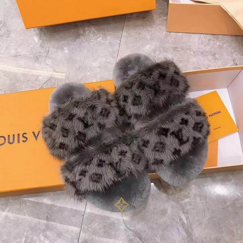 LV Women's Slippers 176